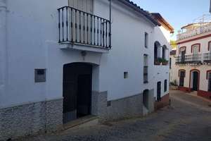 Townhouse for sale in Valdelarco, Huelva. 