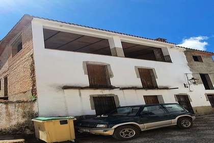 House for sale in Aroche, Huelva. 